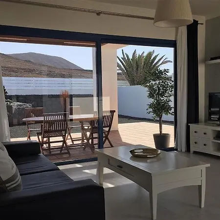 Villa Miramar A6 Beautiful Playa Blanca With Private Heated Pool Wifi *